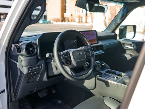 Used 2025 Toyota Land Cruiser image 30