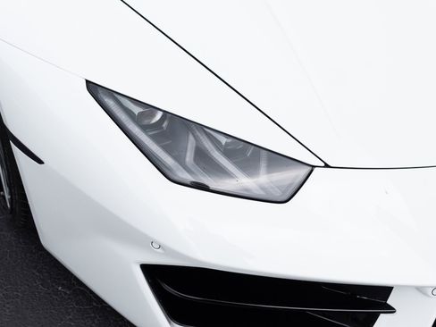 Used 2016 Lamborghini Huracan LP 580-2 RWD image 11