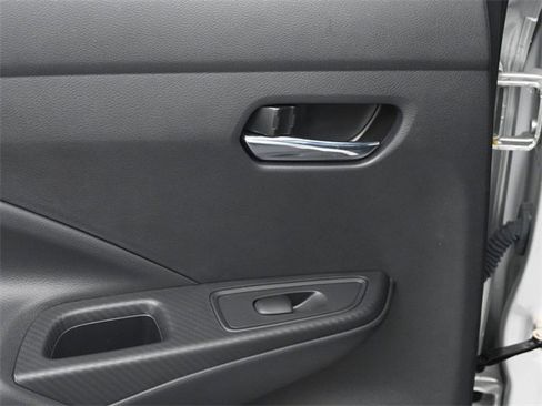 Used 2025 Nissan Versa SV w/ Trunk Package image 21