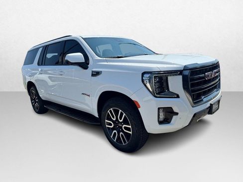 Used 2023 GMC Yukon XL AT4 w/ Technology Package AWD/4WD image 3