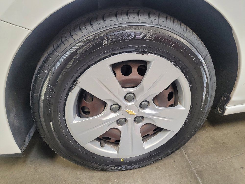 Used 2018 Chevrolet Cruze LS FWD image 31