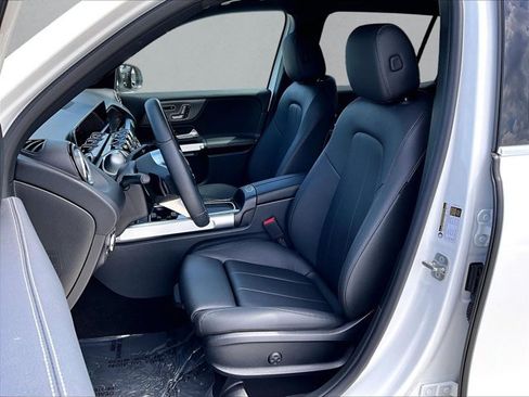 Certified 2024 Mercedes-Benz GLB 250 4MATIC image 27