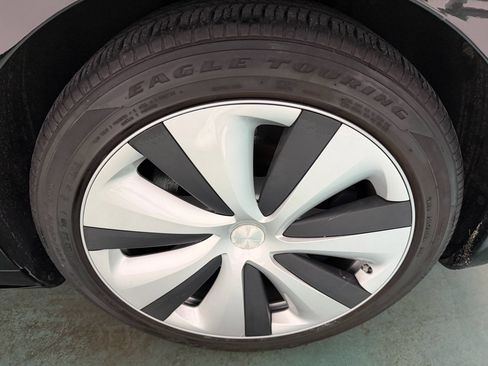 Used 2020 Tesla Model S Long Range Plus image 7