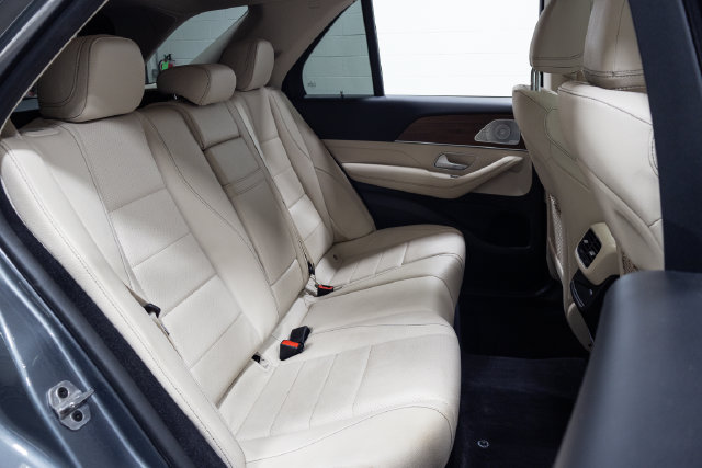 Used 2022 Mercedes-Benz GLE 350 4MATIC w/ Premium Package image 24