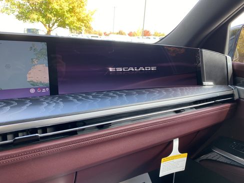 Used 2026 Cadillac Escalade Sport w/ Touring Package image 32