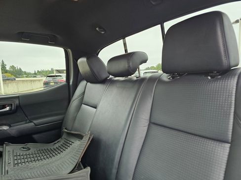 Used 2022 Toyota Tacoma TRD Sport image 21