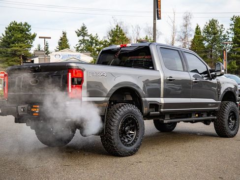 Used 2025 Ford F350 Lariat w/ Black Appearance Package image 5