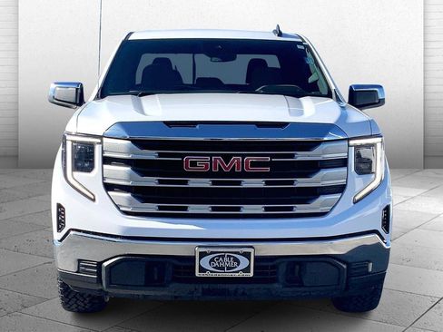Used 2022 GMC Sierra 1500 SLE image 2