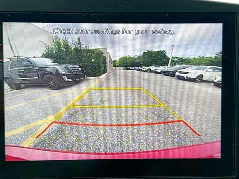 Used 2023 Kia Niro LX image 13