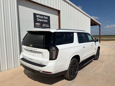 New 2026 Chevrolet Suburban LT w/ Comfort Package AWD/4WD image 7