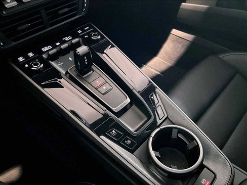 Used 2025 Porsche 911 Carrera image 20