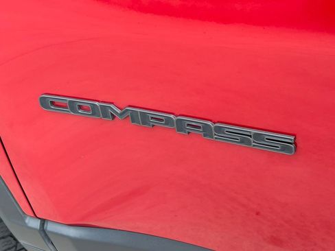 Used 2025 Jeep Compass Trailhawk image 17