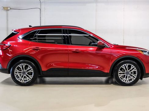 Used 2020 Ford Escape SEL image 7