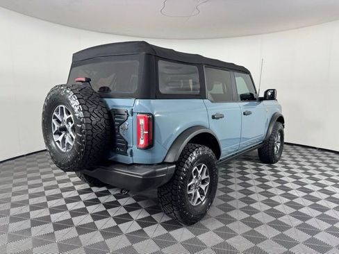 Used 2022 Ford Bronco Badlands image 9