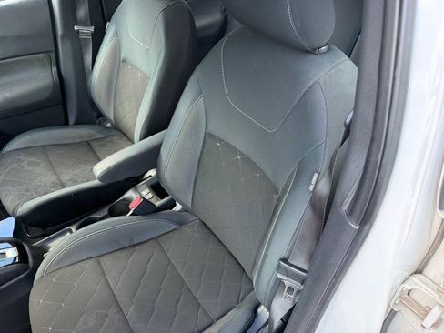 Used 2020 Nissan Kicks S FWD image 3