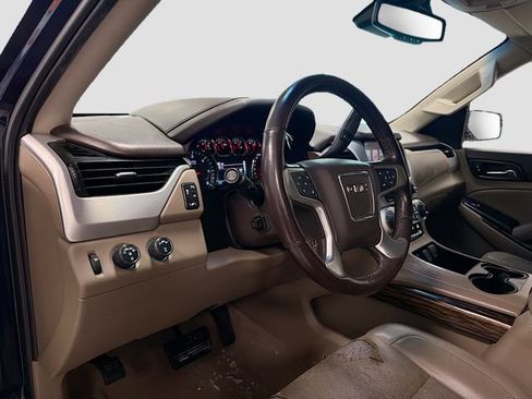 Used 2019 GMC Yukon SLT w/ Premium Edition AWD/4WD image 32