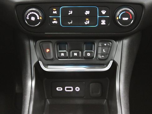 Used 2018 GMC Terrain SLE FWD image 23