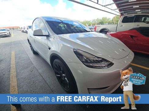 Used 2022 Tesla Model Y Long Range AWD/4WD image 3