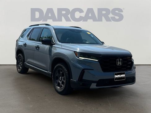 Used 2024 Honda Pilot TrailSport image 1