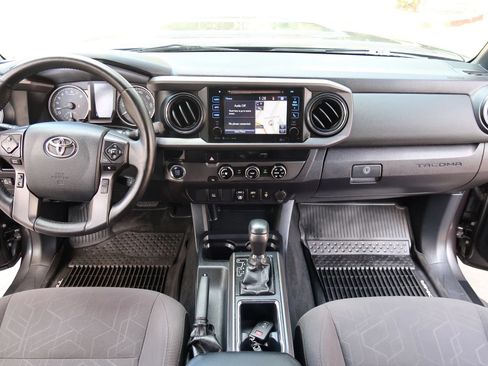 Used 2018 Toyota Tacoma TRD Sport RWD image 27