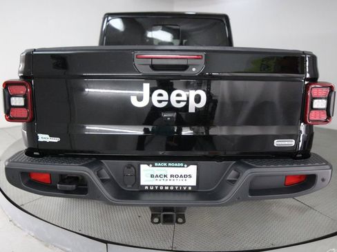 Used 2021 Jeep Gladiator Overland w/ Popular Equipment Package AWD/4WD image 8