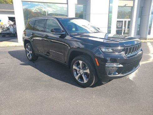 New 2025 Jeep Grand Cherokee Limited w/ Luxury Tech Group II image 7