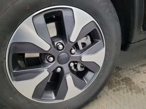 Used 2022 Jeep Grand Cherokee Limited 4xe image 31