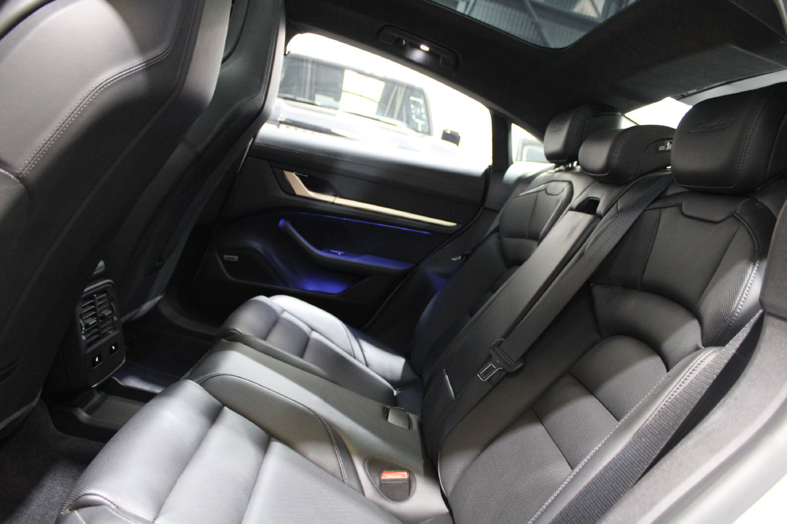 Used 2021 Porsche Taycan Turbo AWD/4WD image 16