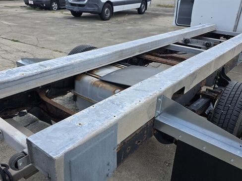 Used 2011 Ford E-450 and Econoline 450 Super Duty RWD image 19