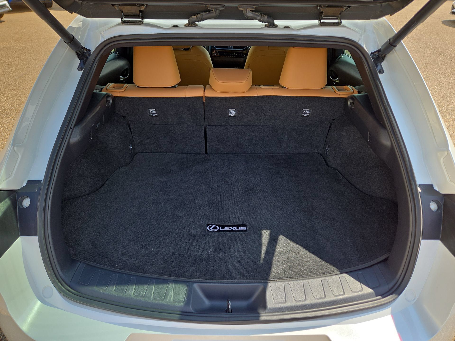 Certified 2025 Lexus UX 300h FWD w/ Accessory Package (Z1) image 12