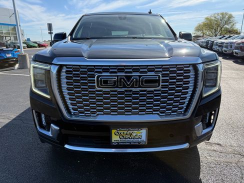 Used 2022 GMC Yukon XL Denali AWD/4WD image 8