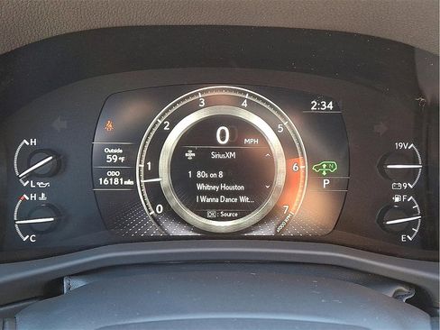 Used 2023 Lexus LX 600 4WD w/ Luxury Package image 23