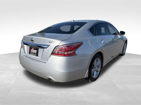 Used 2015 Nissan Altima 2.5 SV w/ Convenience Package FWD image 7