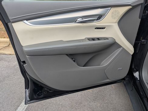 Used 2019 Cadillac XT5 Premium Luxury w/ Driver Assist Package image 10