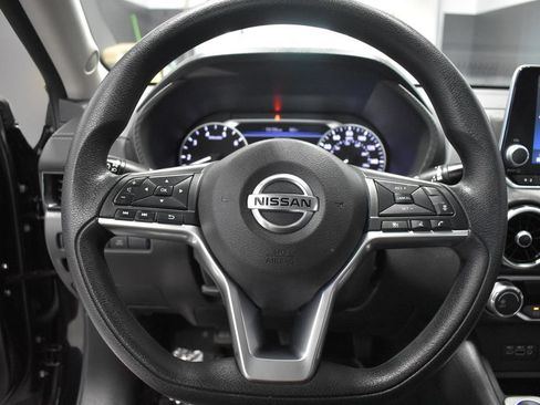 Certified 2023 Nissan Sentra SV FWD image 25