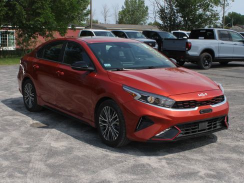 Used 2023 Kia Forte GT-Line w/ GT-Line Premium Package FWD image 3