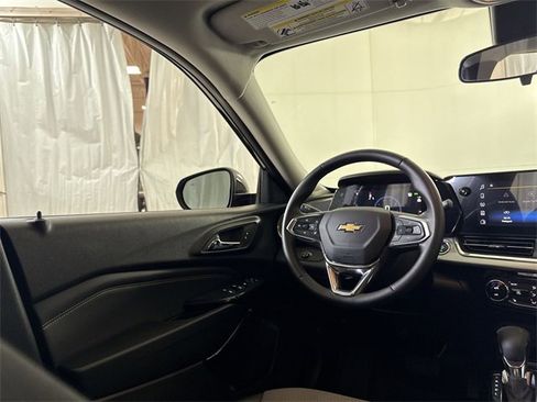 Used 2024 Chevrolet Trax LT w/ Driver Confidence Package image 15