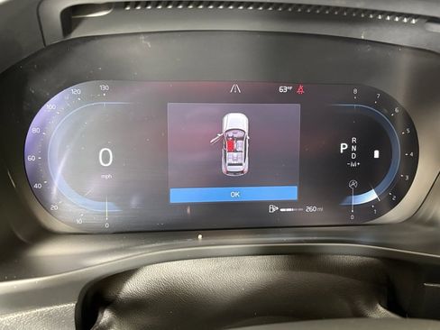 Used 2024 Volvo XC40 B5 Core image 22