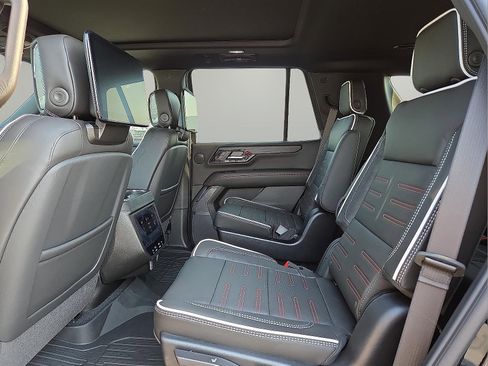 Used 2025 GMC Yukon AT4 Ultimate w/ LPO, Floor Liner Package image 11