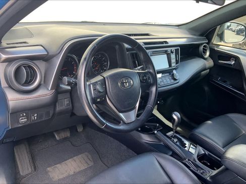 Used 2016 Toyota RAV4 SE FWD image 2