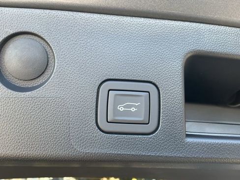 New 2026 Chevrolet Equinox ACTIV w/ Convenience Package III image 23