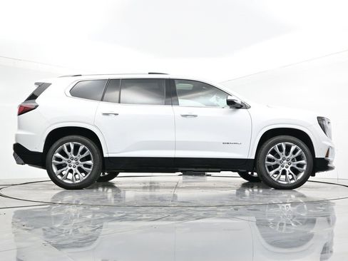New 2026 GMC Acadia Denali w/ Super Cruise Package image 32