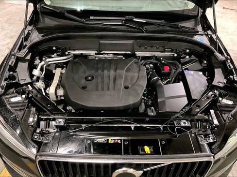 Certified 2023 Volvo XC60 B5 Core w/ Climate Package AWD/4WD image 13