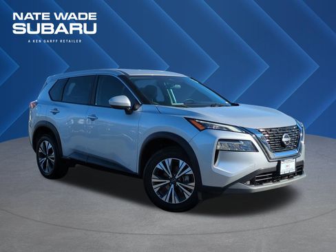 Used 2023 Nissan Rogue SV image 1