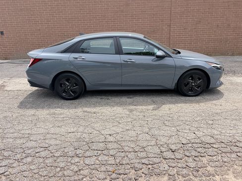 Used 2021 Hyundai Elantra SEL w/ Convenience Package FWD image 6