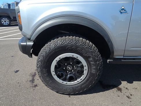 Used 2022 Ford Bronco Black Diamond w/ Sasquatch Package image 13