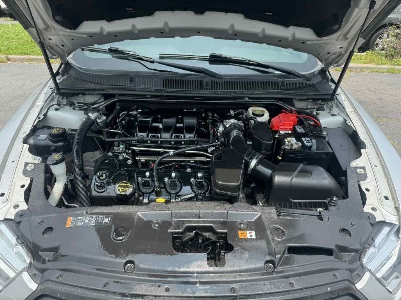Used 2016 Ford Taurus SEL FWD image 21