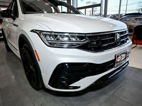 Used 2024 Volkswagen Tiguan SE R-Line image 10