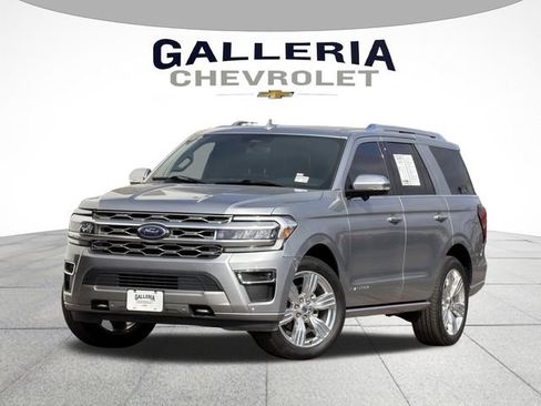 Used 2023 Ford Expedition Platinum image 2