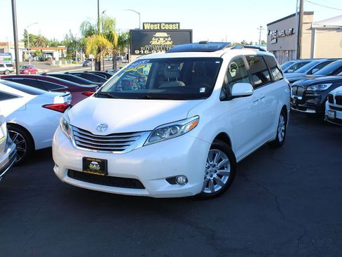 Used 2015 Toyota Sienna Limited Premium FWD image 48